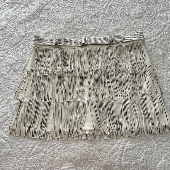 NYLON APPAREL - RHINESTONE WHITE FRINGE SKIRT TAYLOR SWIFT - Picture 3 of 5